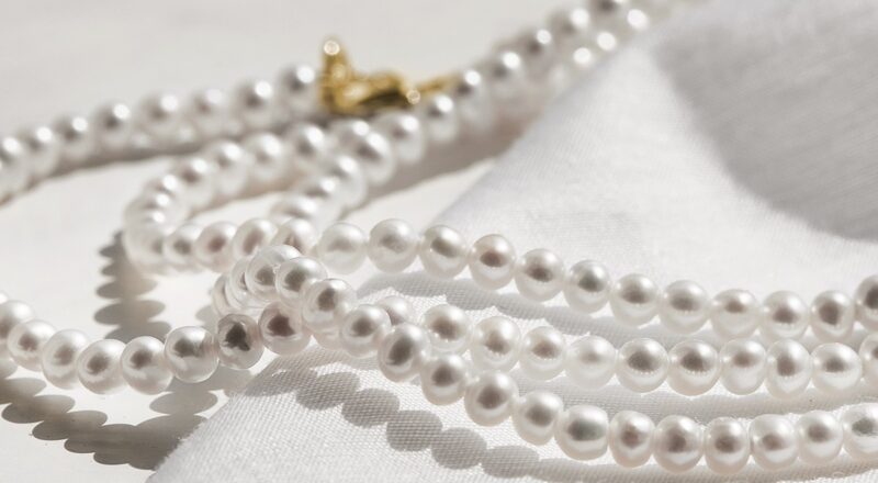 Perlenketten verschenken: Bedeutung & zeitlose Eleganz